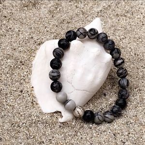 “Eroded” Beaded Bracelet | Light Grey